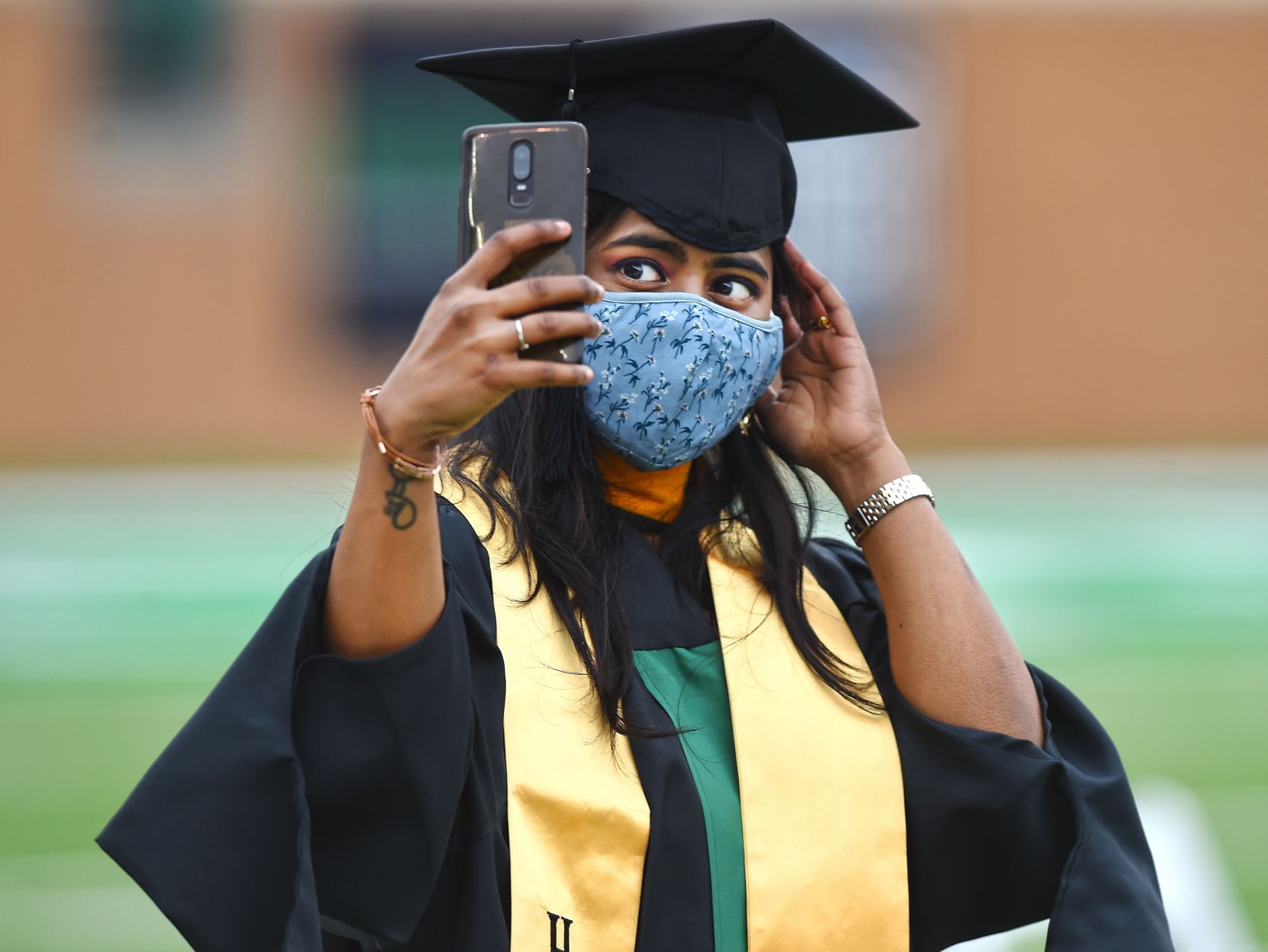201123_drc_news_untcommencementimg2